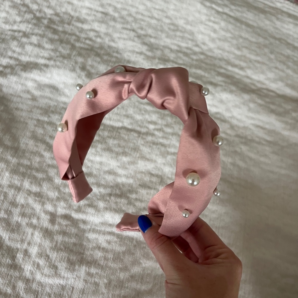 Never worn pink Pearl knot headband
